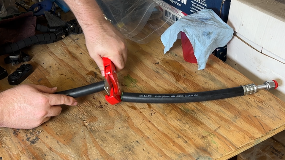 4-Cutting-muffler-hose.png